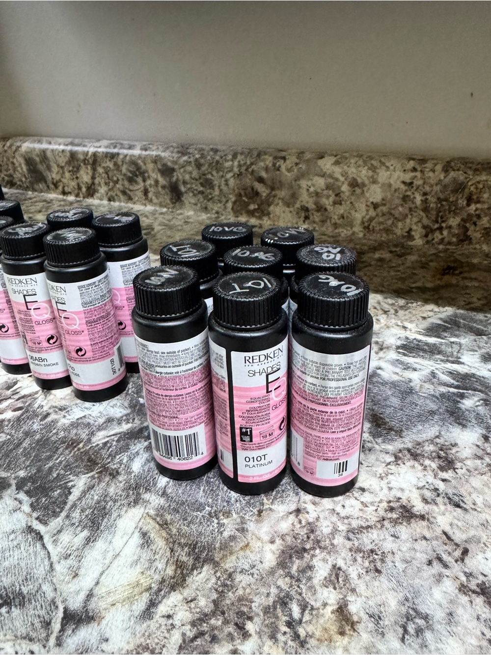 Redken Shades EQ Gloss Toner - Picture 2 of 3